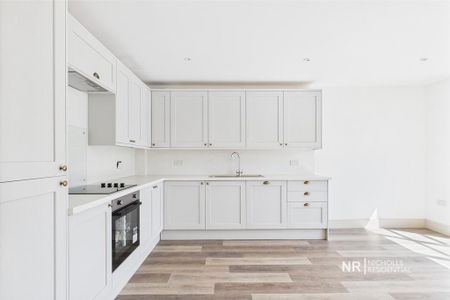 4 bedroom semi-detached house to rent - Photo 3