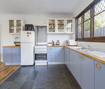 Spacious Stand‑Alone Home in the Heart of Richmond! - Photo 3