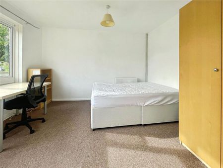 4 bedroom terraced house to rent - Photo 3