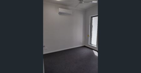 Stunning 4 bedroom home waiting for your inspection! - Photo 4