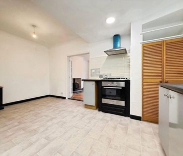 3 bedroom House To Let - Photo 2