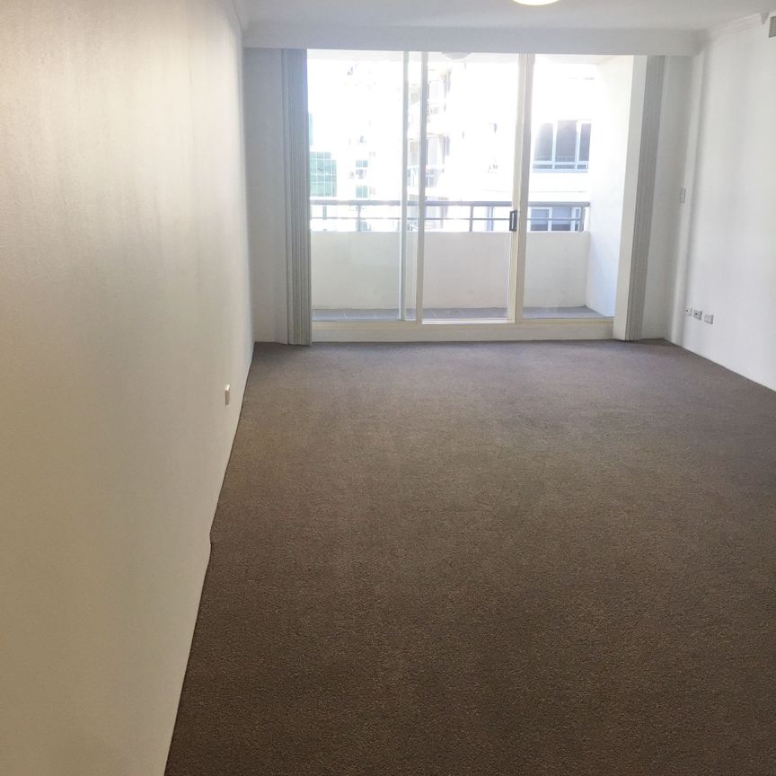 Great two (2) Bedroom Unit - High Park Tower - Photo 1