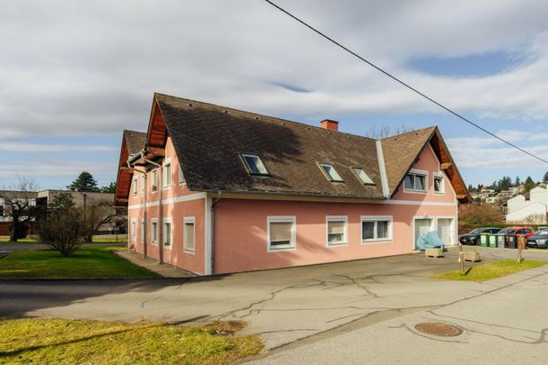 Ruhige Wohnung mit Dachschrägen in Waltendorf - Foto 1