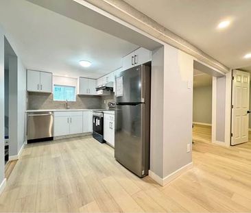 Newly Renovated Ground floor 3Bed1Bath House West Vancouver - Photo 3