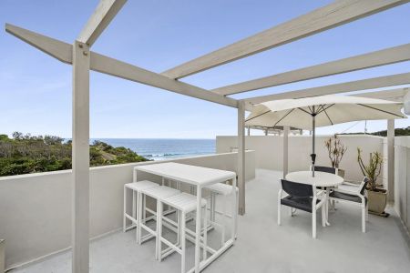 Situated opposite secluded First Bay with amazing ocean views! - Photo 2