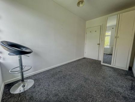 3 bedroom flat to rent - Photo 5