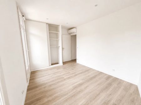 Location Appartement 3 pièces 68m² MARSEILLE 1er - Photo 3