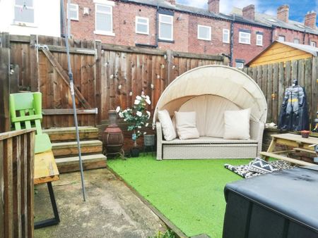 2 bedroom terraced house to rent - Photo 4