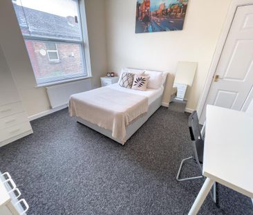 5 bedroom terraced house to rent - Photo 4