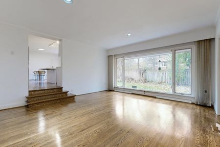 For Lease - 5 Morewood Crescent, Toronto, Ontario - Photo 3