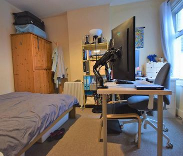 4 bedroom semi-detached house to rent - Photo 6