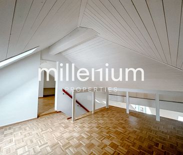 Duplex en attique rénové dans le vieux Carouge - Photo 4