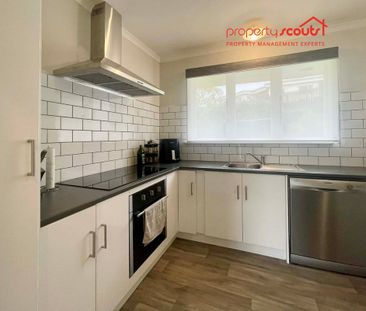 Beauty on Bayly - Photo 1