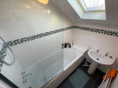 Buckingham Mount ( bed), Hyde Park, LS6 1DN, Leeds - Photo 2