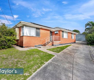 4 BEDROOM FAMILY HOME WITH JUST THE RIGHT SIZED REAR YARD! - Photo 5