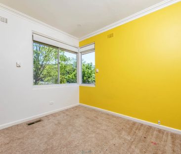 Spacious 4-Bedroom Family Home with Stunning Views – Prime Location! - Photo 6