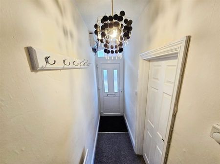 3 Bedroom House to Rent in Oswald Road, Rushden, Northants, NN10 - Photo 4