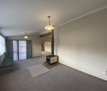Spacious home in prime Kamo location - Photo 1