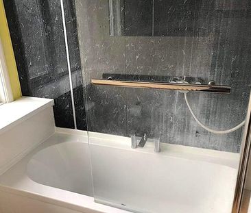 3 bedroom ground floor maisonette to rent - Photo 2