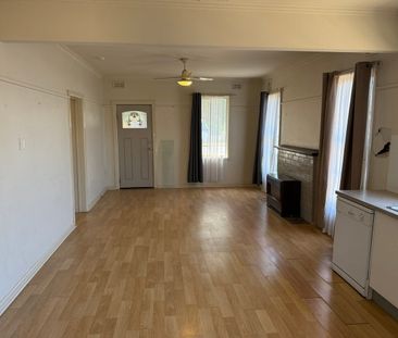 Immaculately Presented Residence - Photo 5