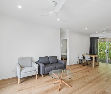 Furnished, modern, two bedroom apartment - Photo 4