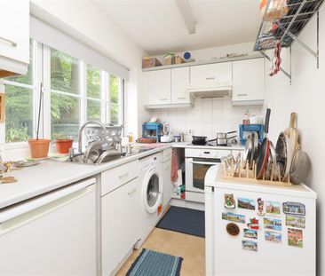 Manor Waye, Uxbridge, UB8 - Photo 3