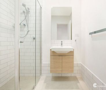 Spacious Two Bedroom Apartment - Convenient Location!! - Photo 6
