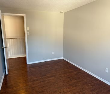 For Lease - 25H Banner Road, South of Baseline to Knoxdale, Ontario - Photo 2