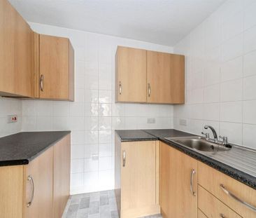 1 bedroom retirement property to rent - Photo 2