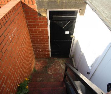 6 bedroom Student Maisonette to rent in Holmwood Grove, Jesmond, Ne... - Photo 6