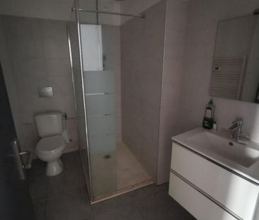 Location Appartement 3 pièces 67m² LE MUY 83490 - Photo 4