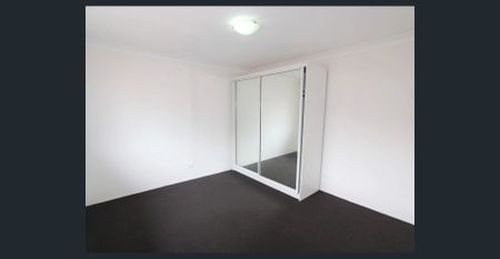 Spacious two bedroom in a Quiet Boutique Block - Photo 4