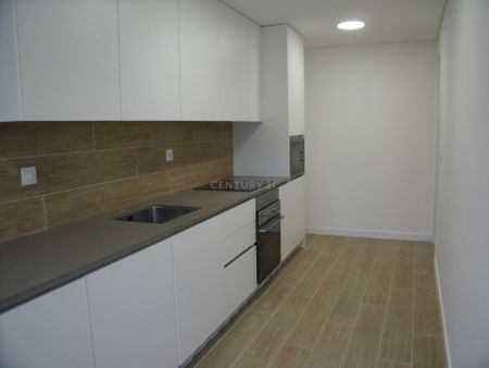 Apartamento T2 para arrendar na Torre da Marinha, Seixal - Photo 2