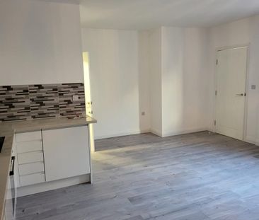 Studio Flat, London Road, SO15 - Photo 4