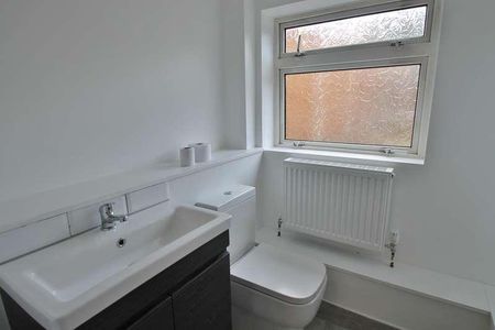 Olive Road, Plaistow, E13 - Photo 4