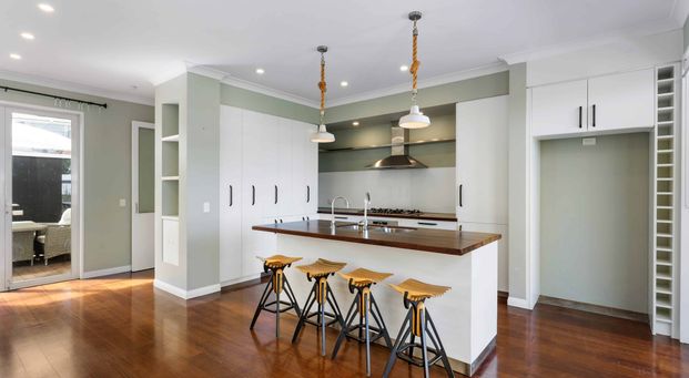 Sophisticated Family Living in the Heart of Remuera - Photo 1