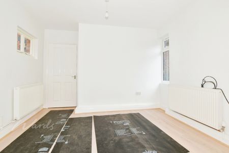 1 bedroom ground flat to rent - Photo 4