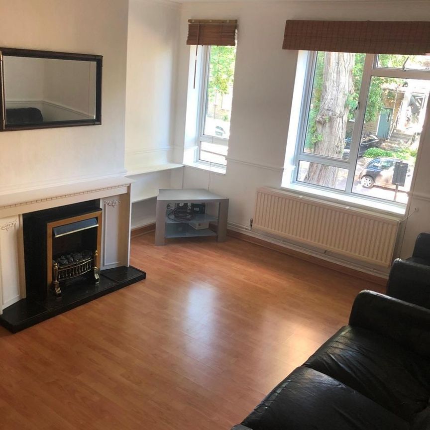 3 Bed Flat, Lilian Baylis House, N1 - Photo 1