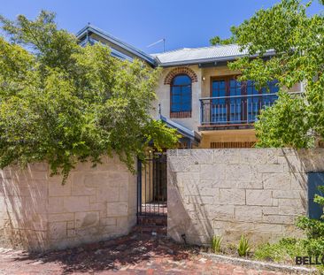 Spacious Two-Bedroom Townhouse in Subiaco - Photo 4