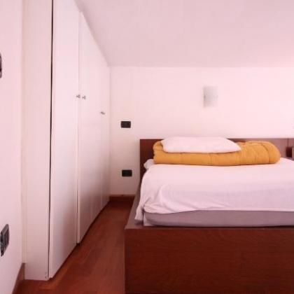 Prati-Vatican: Small 1 Bedroom loft. Completely refurnished, living, washer, air conditioning new bath & kitchen. Ref 358 - Photo 2