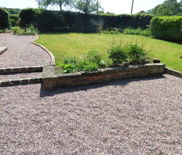 2 bedroom semi-detached house to rent - Photo 4