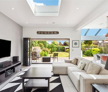 5 bedroom detached house to rent - Photo 2