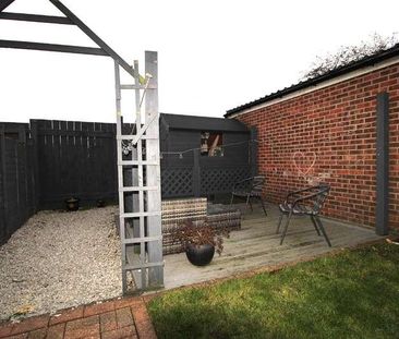 Balmoral Avenue, Hull, HU6 - Photo 1