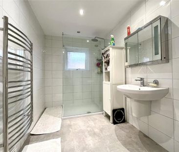 1 bedroom parking to rent - Photo 4