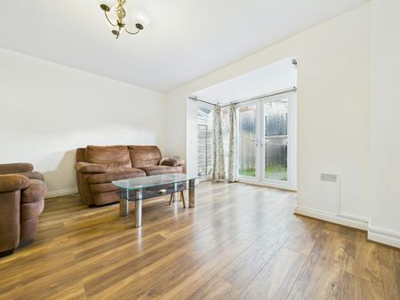 Terraced House to rent on - Photo 4