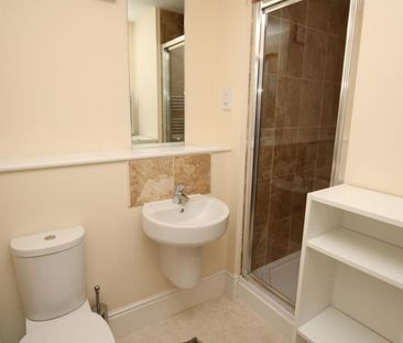 6 bedroom terraced house to rent - Photo 2