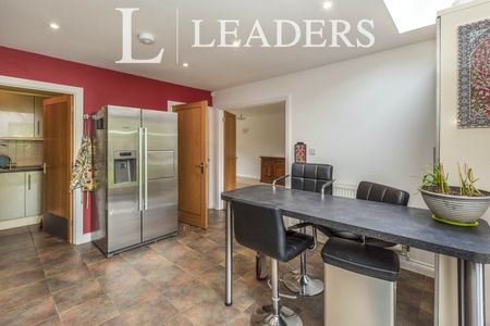 5 bedroom townhouse to rent Goldhawk Road, Monkston Park, Milton Keynes, MK10 - Photo 5