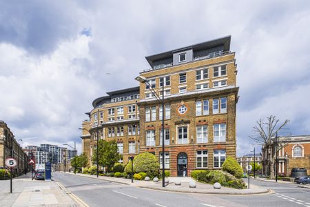 Royal Arsenal, SE18 - Photo 4