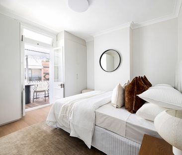 Paddington Charm – Beautifully Renovated End Terrace with Sunlit Ga... - Photo 4