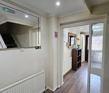 1 bedroom in a house share to rent - Photo 6